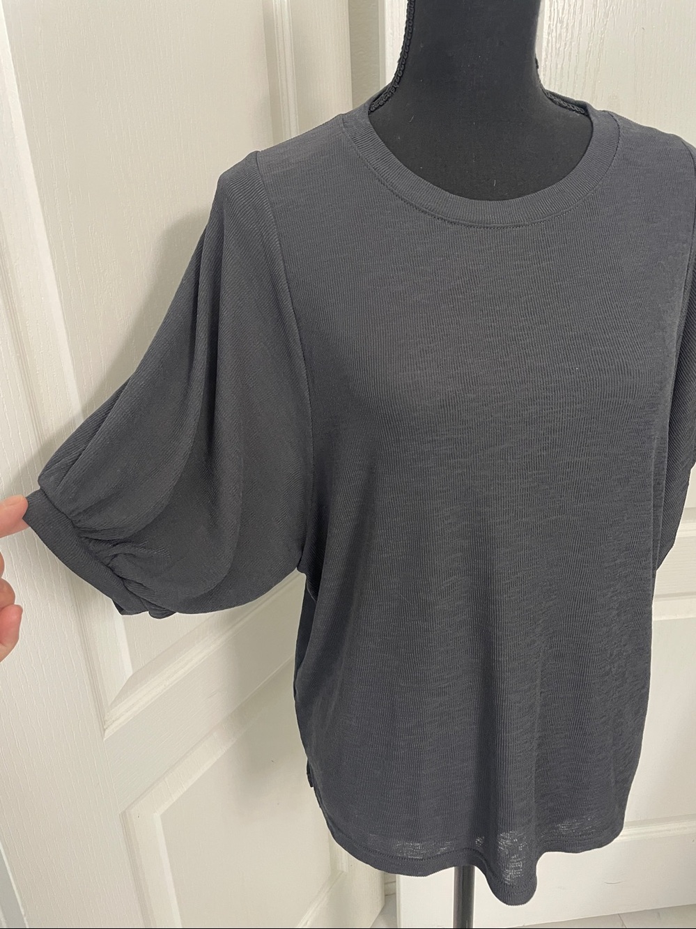 Madewell Eastover bubble sleeve Top dark gray L light airy summer